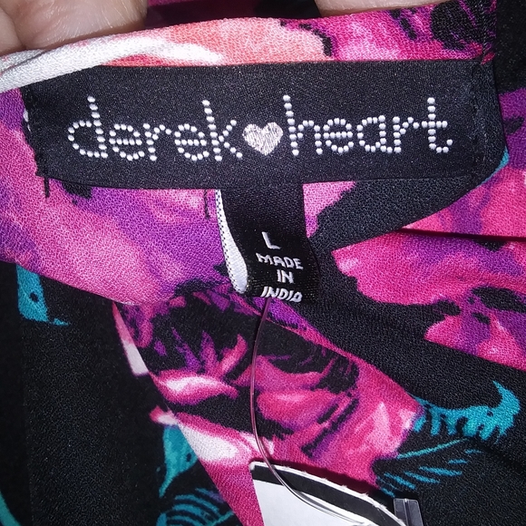 NWT "Derek Hart" black floral 3/4 sleeve blouse - Picture 7 of 9